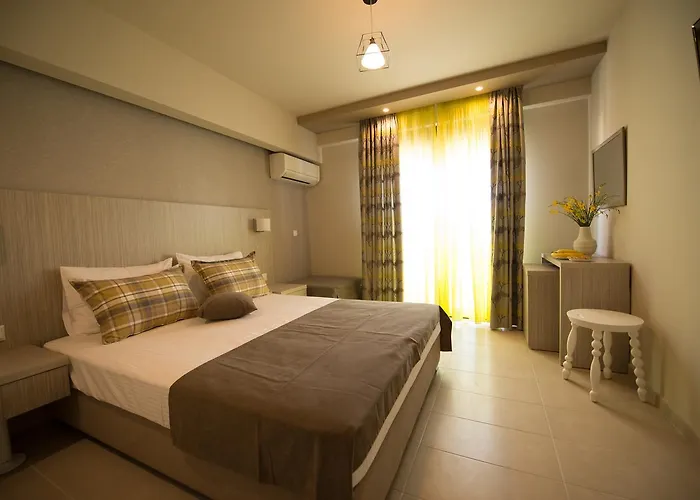 Aloe Hotel *